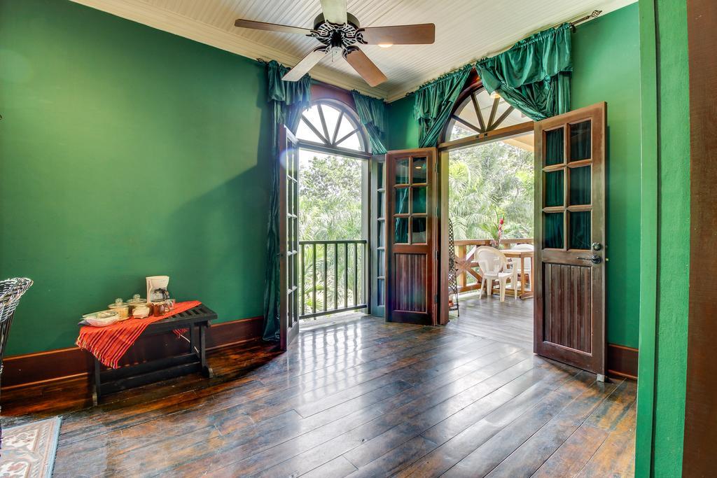 Colonial Suite @ Mahogany Hall San Ignacio Εξωτερικό φωτογραφία